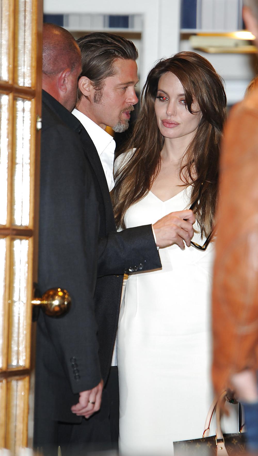 12P Angelina Jolie dining Tetou restaurant France