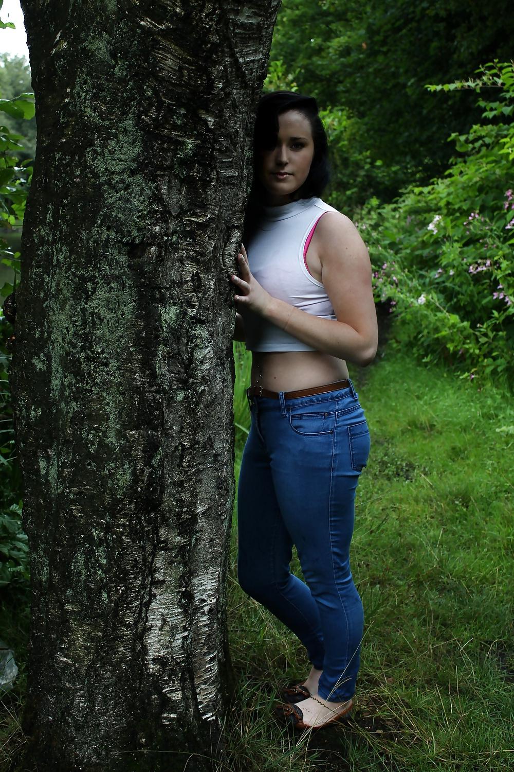 5P British Chav in the woods 