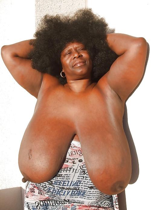 25P Big black mamas 01