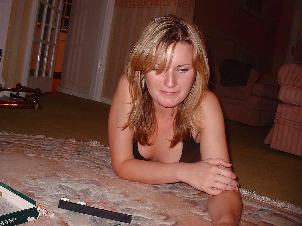 25P British babe fired the gardener