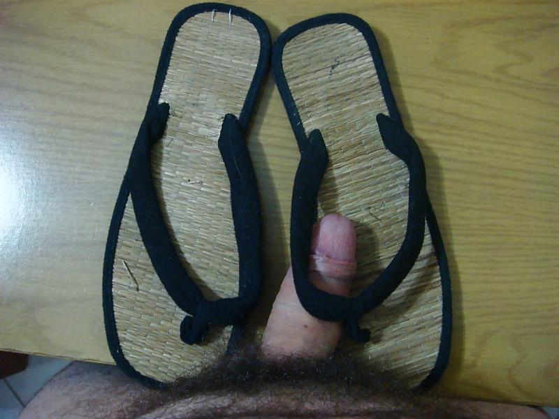 22P Chinelo de dedo preto de esteira