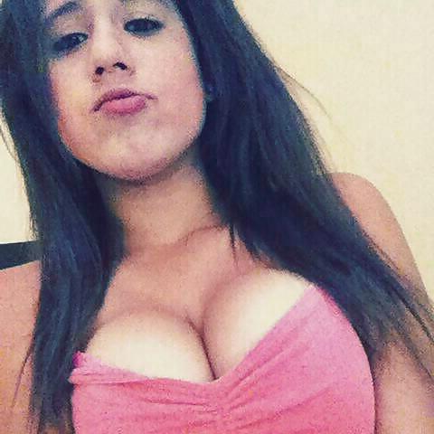 10P Big tits sluts downblouse and cleavage