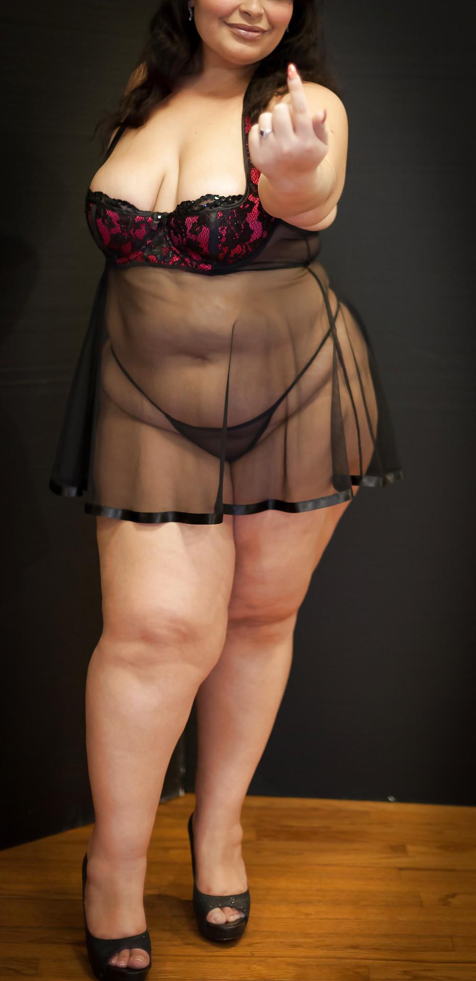 8P BBW: Latina Milf