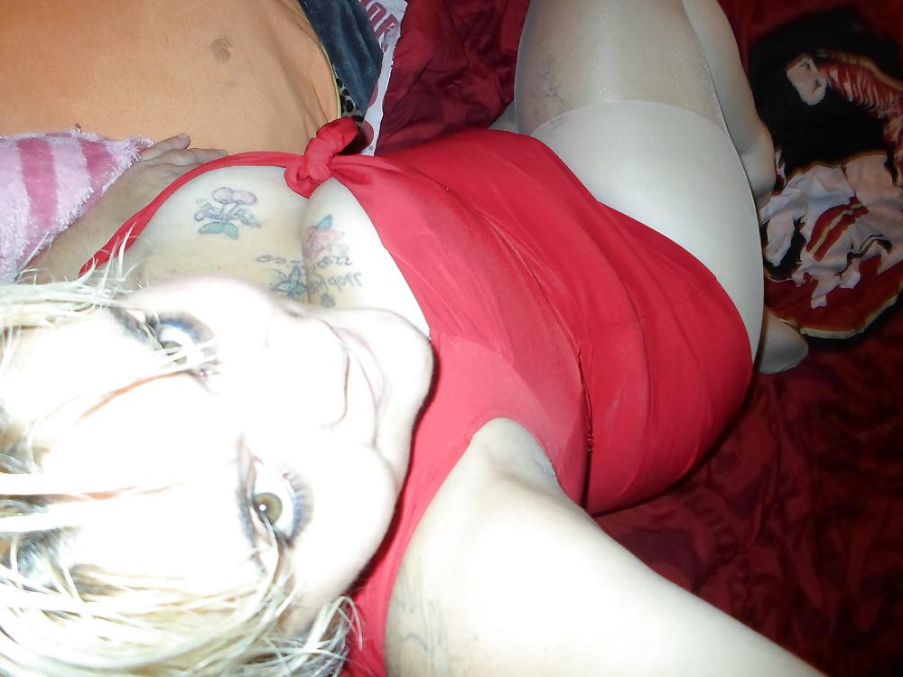 25P Naughty teasing posing in red n gold 
