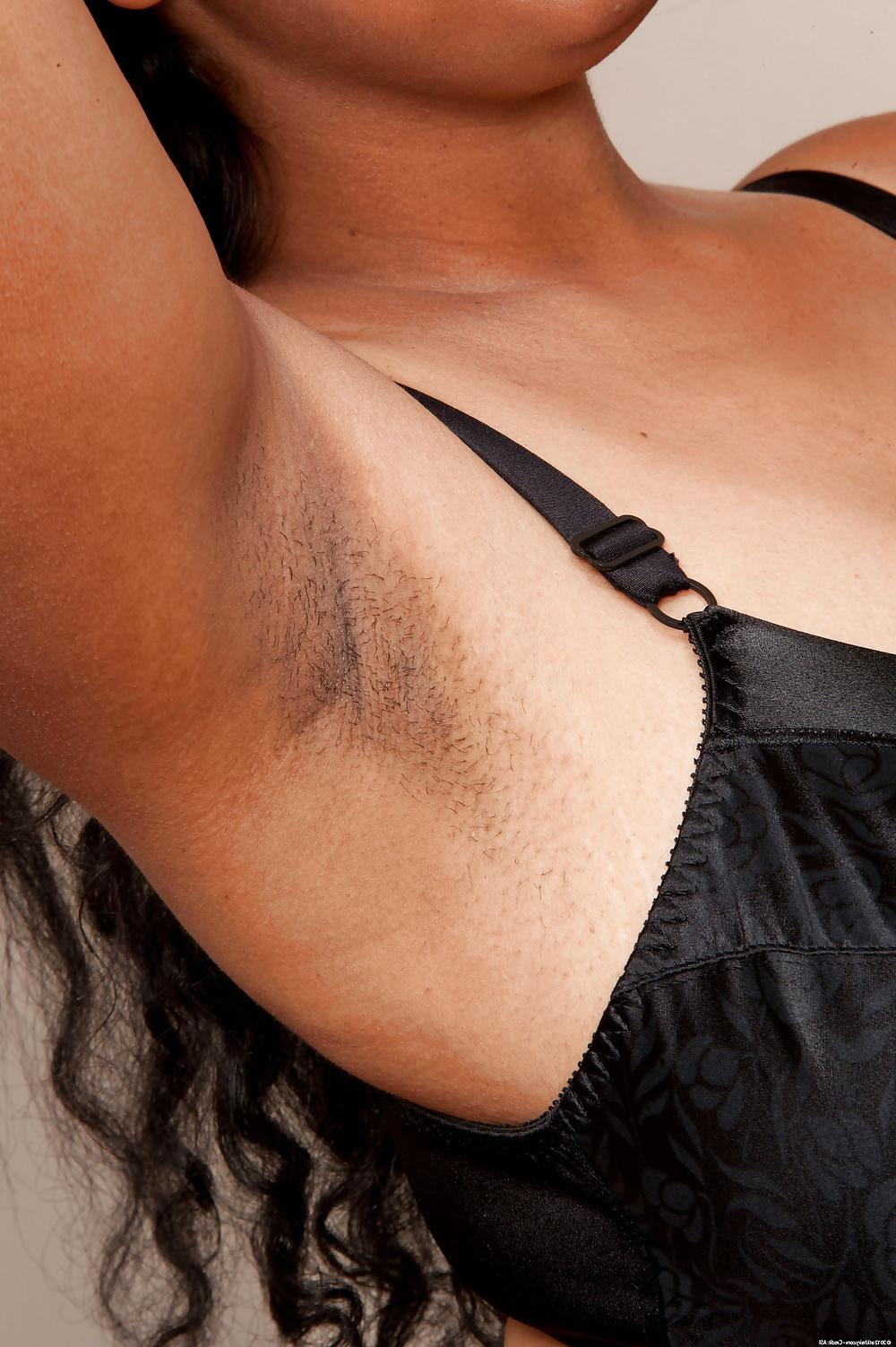 23P Hairy BBW