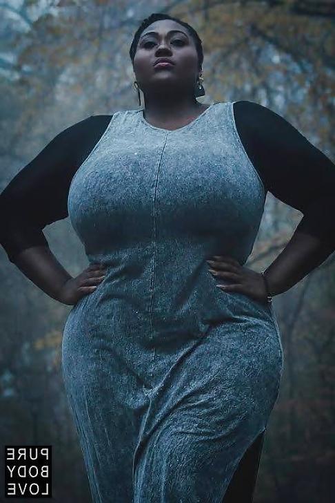 25P Huge Black Boobs Amateurs 2