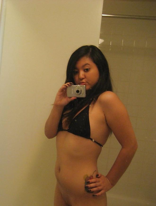 25P Naughty & Naked Teen Self Shots 9