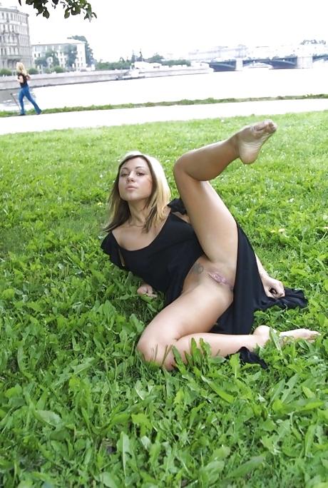 25P Public flashing 