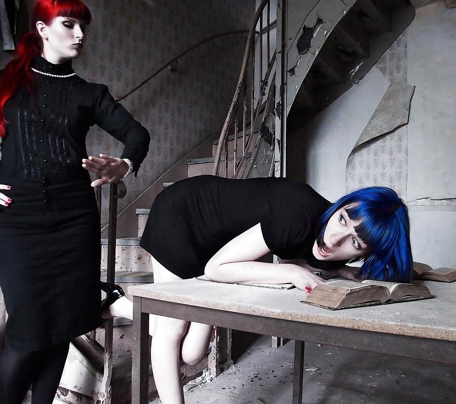 25P Gothic Fetish Females