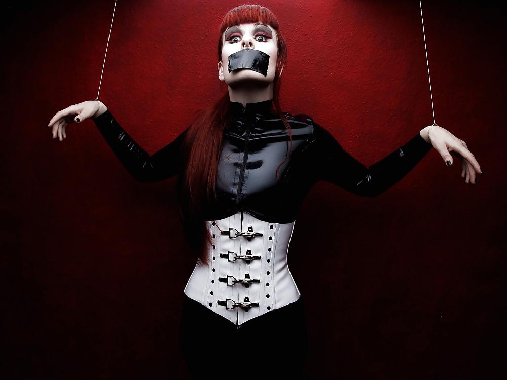 25P Gothic Fetish Females
