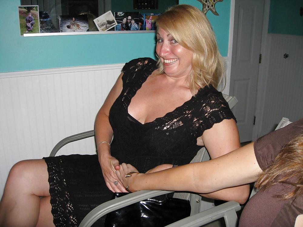 17P Very Nice Cleavage