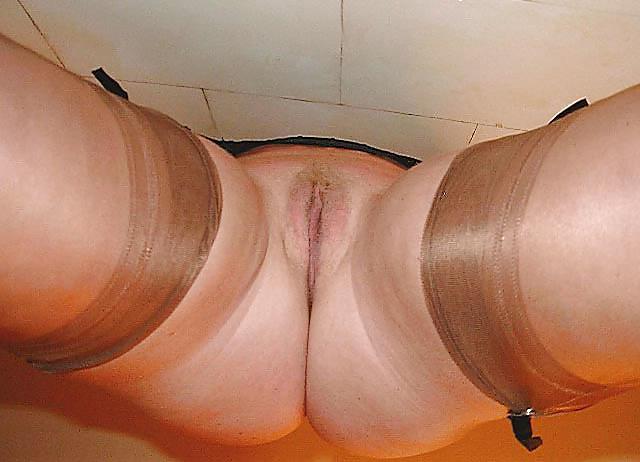 20P Mature lady towers above in ffs