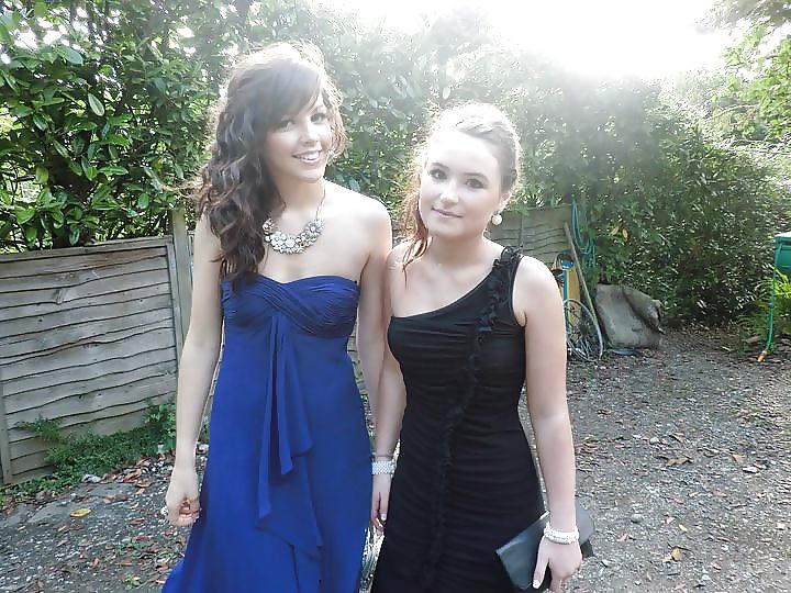 19P Left or right who is the hottest?