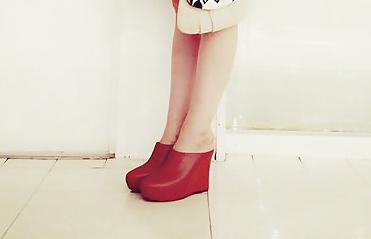 25P Red Mules III
