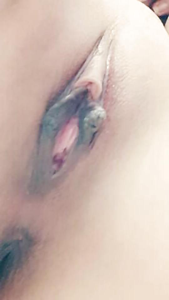 16P Korean girl takes self pics