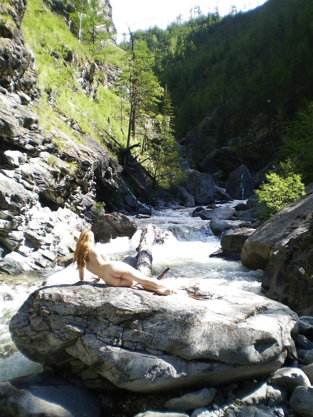 21P Nature 245