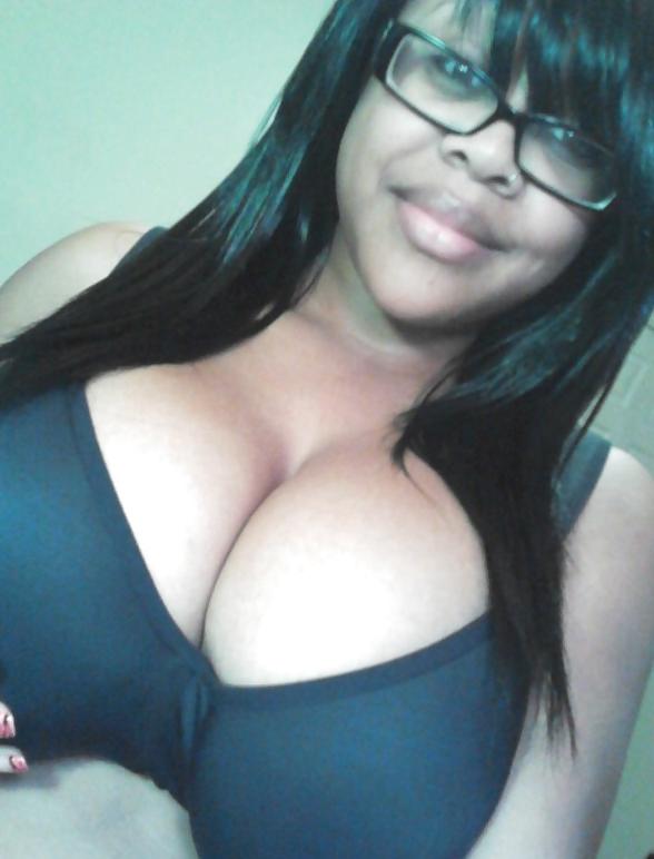 14P Black Women: BBW Titties
