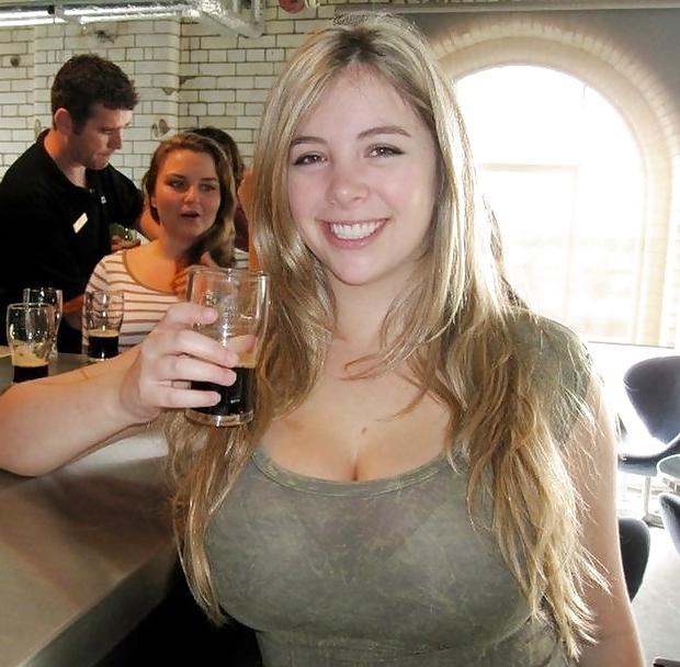 25P Big BOOBY College Girlz in Public