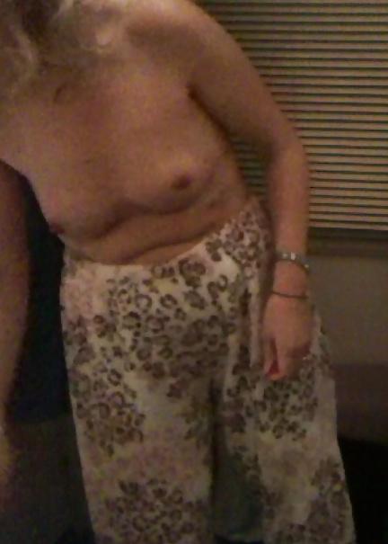 24P Wife out of the shower