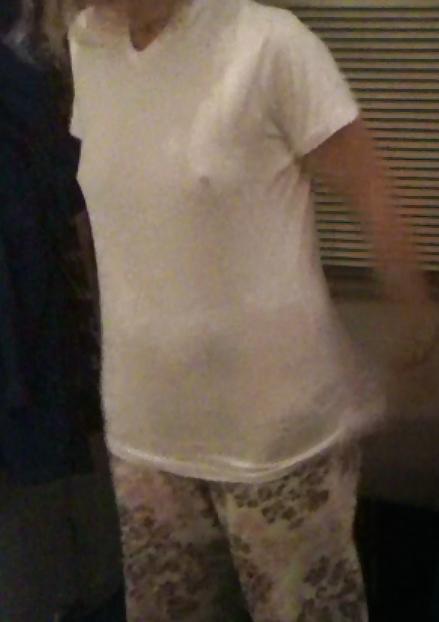 24P Wife out of the shower