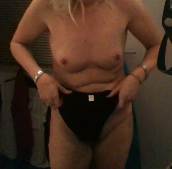 24P Wife out of the shower
