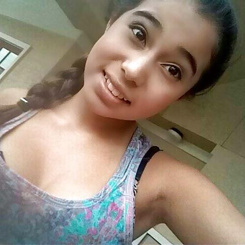 22P More cleavage and downblouse sexy teens