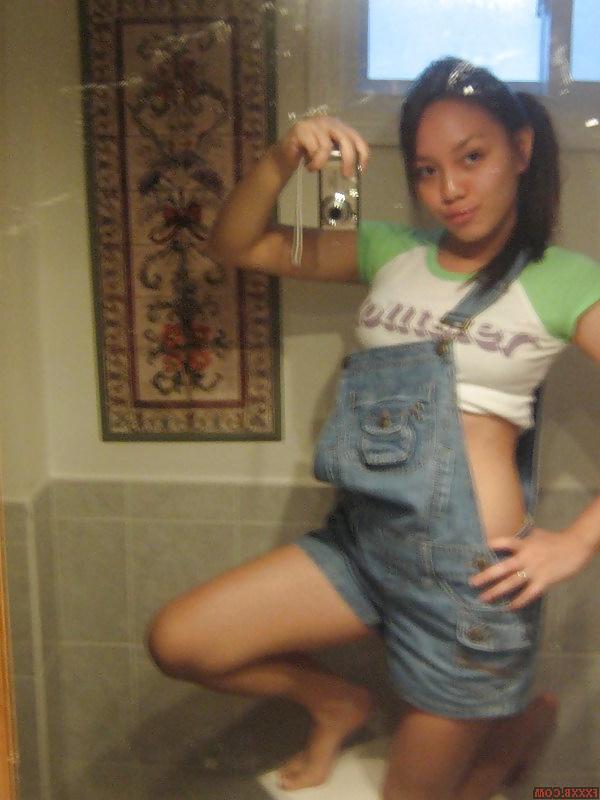 25P Private Photo's Young Asian Naked Chicks 13 FILIPINA