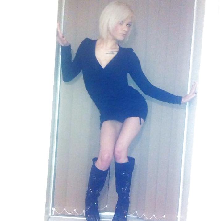 11P British chav slag Zoe Hagreaves
