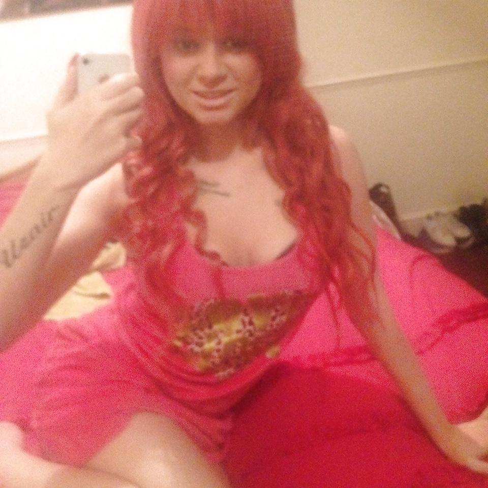 11P British chav slag Zoe Hagreaves