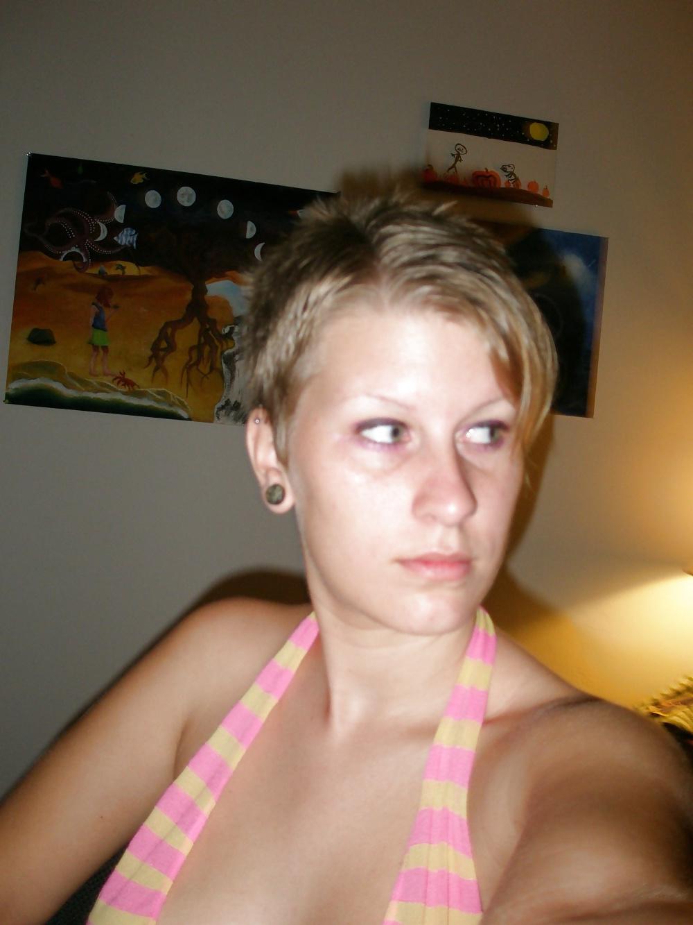 25P Wife Likes to Be Nude in Public