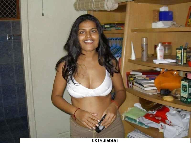 25P Private Photo's Young Asian Naked Chicks 31 INDIAN