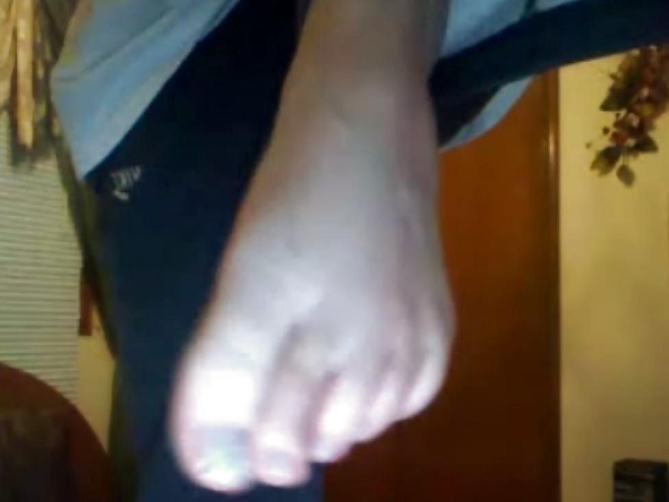 9P Pretty Latina Feet and Arches
