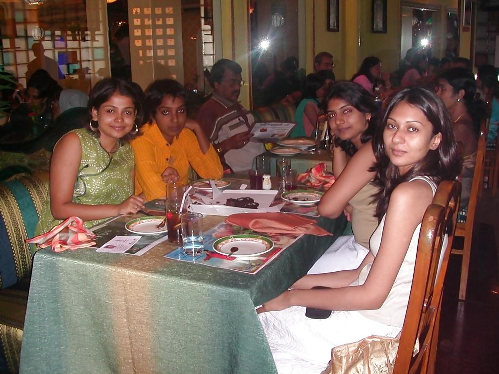 25P Private Photo's Young Asian Naked Chicks 16 INDIAN
