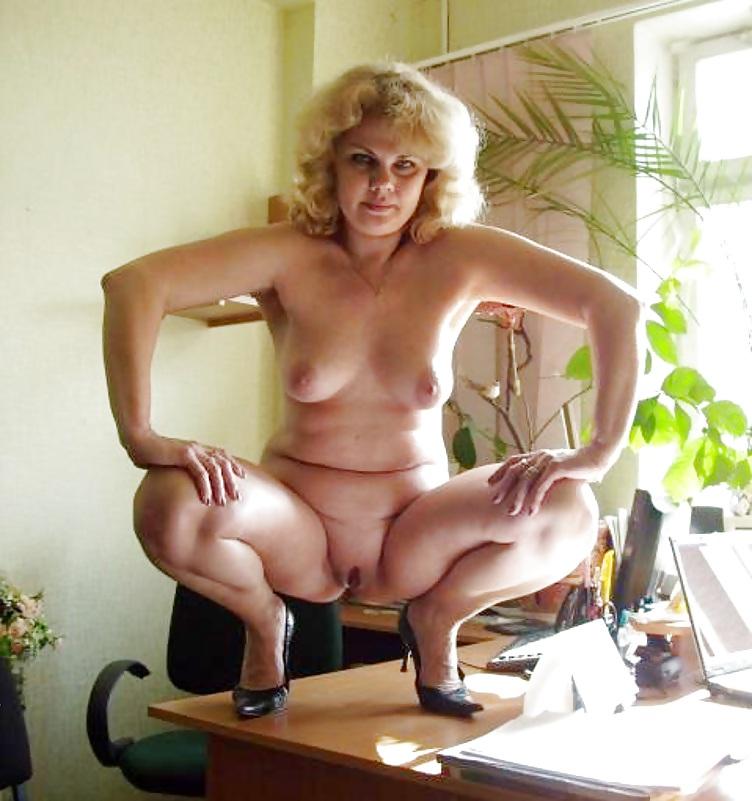 5P Nice looking milf from the net 