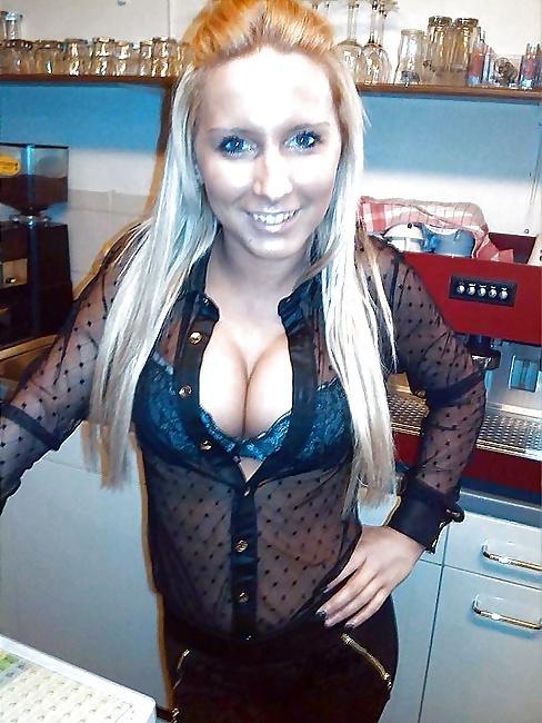 25P Sexy Cleavage 63