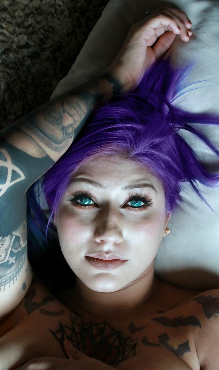 25P Sexy tattoo girl big boobs love ass pink hair