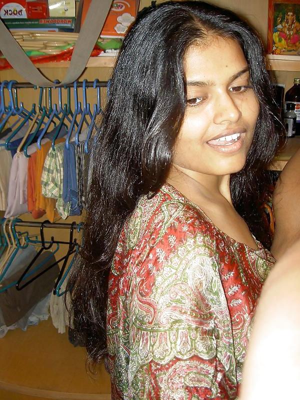 25P Private Photo's Young Asian Naked Chicks 32 INDIAN
