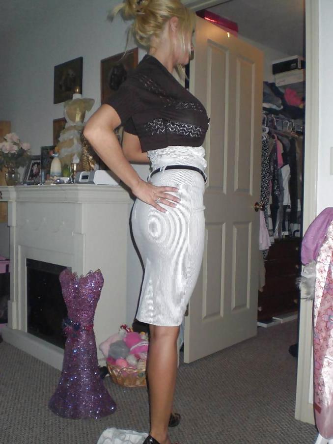 23P Gorgeous mature lady 4