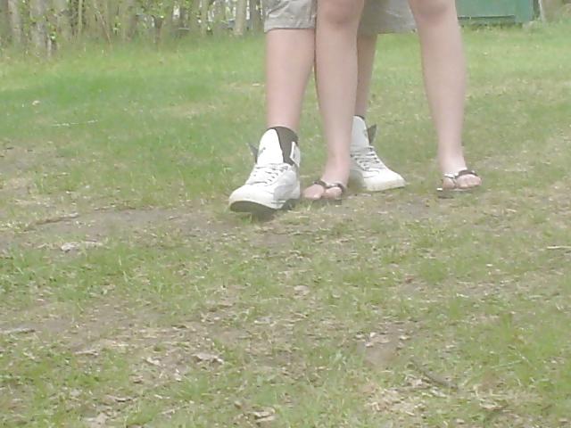 8P Feet in public
