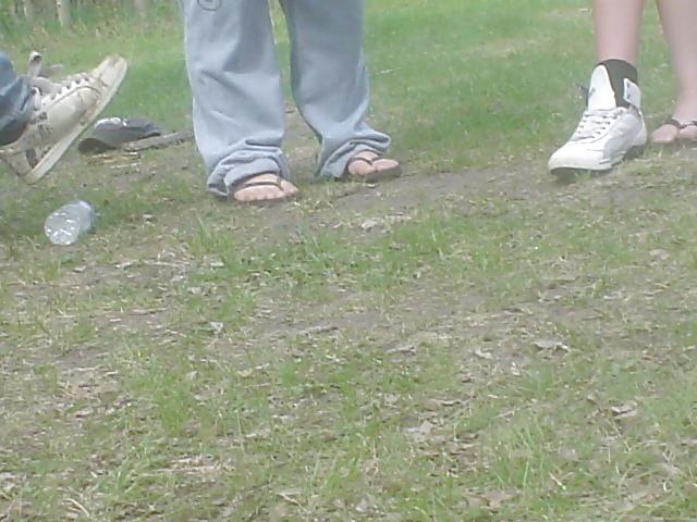 8P Feet in public
