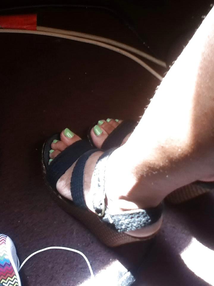 22P Shonda Wants YOU 2 CUM for her WEDGES
