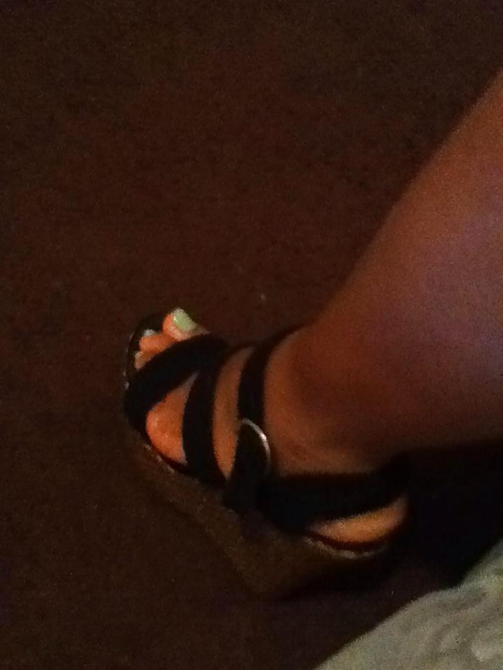 22P Shonda Wants YOU 2 CUM for her WEDGES