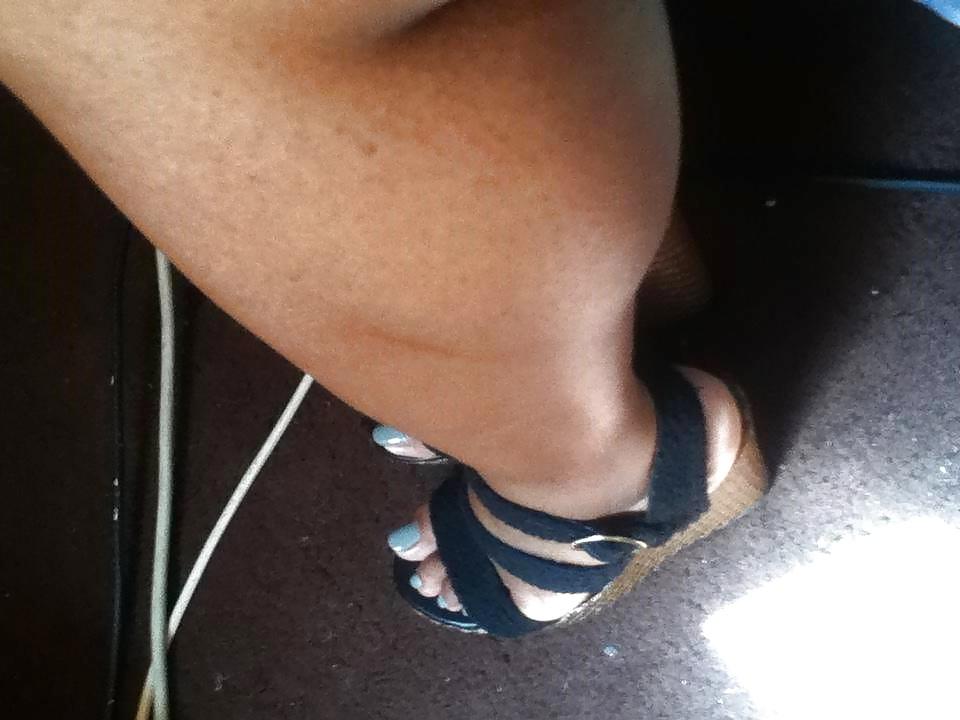22P Shonda Wants YOU 2 CUM for her WEDGES