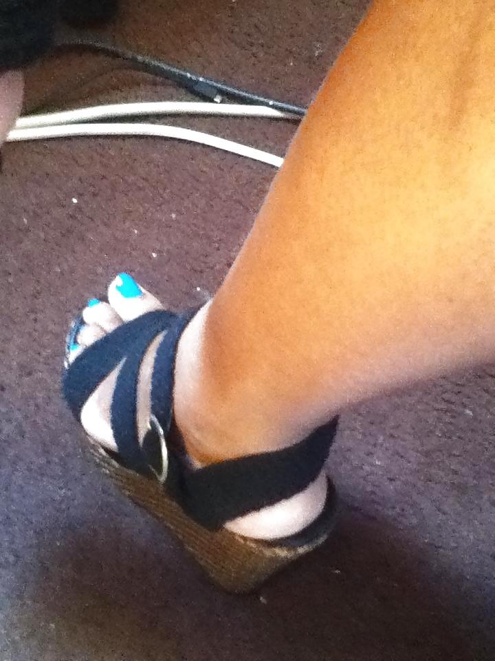 22P Shonda Wants YOU 2 CUM for her WEDGES