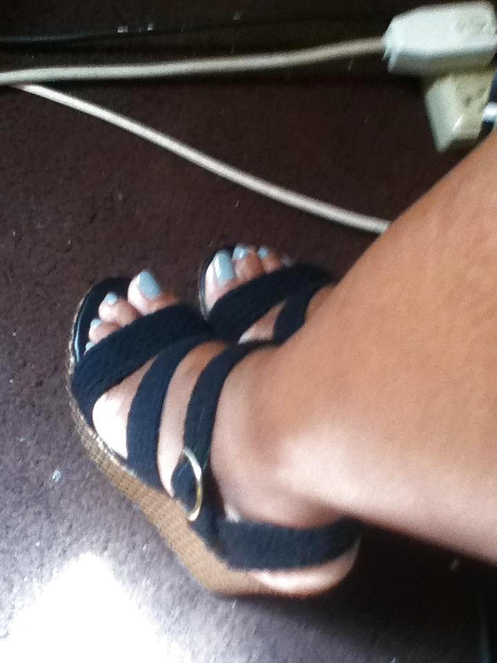 22P Shonda Wants YOU 2 CUM for her WEDGES