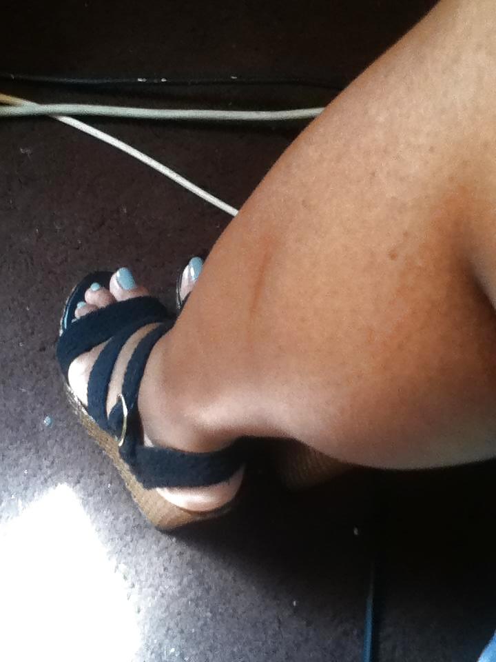 22P Shonda Wants YOU 2 CUM for her WEDGES
