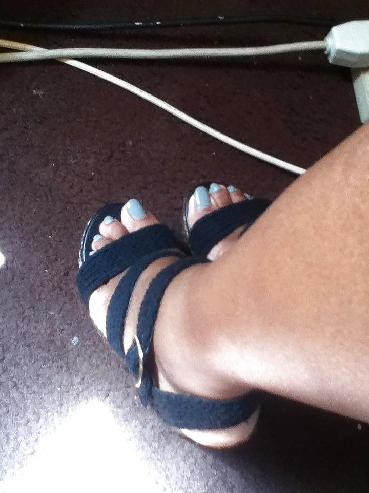 22P Shonda Wants YOU 2 CUM for her WEDGES