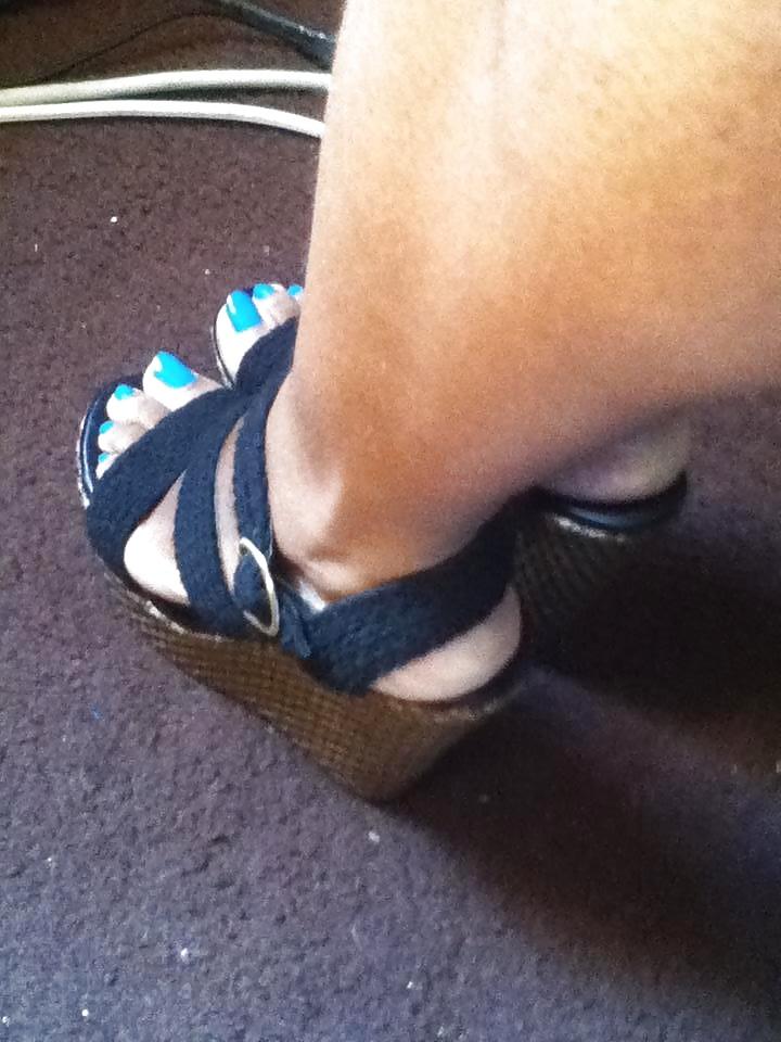 22P Shonda Wants YOU 2 CUM for her WEDGES