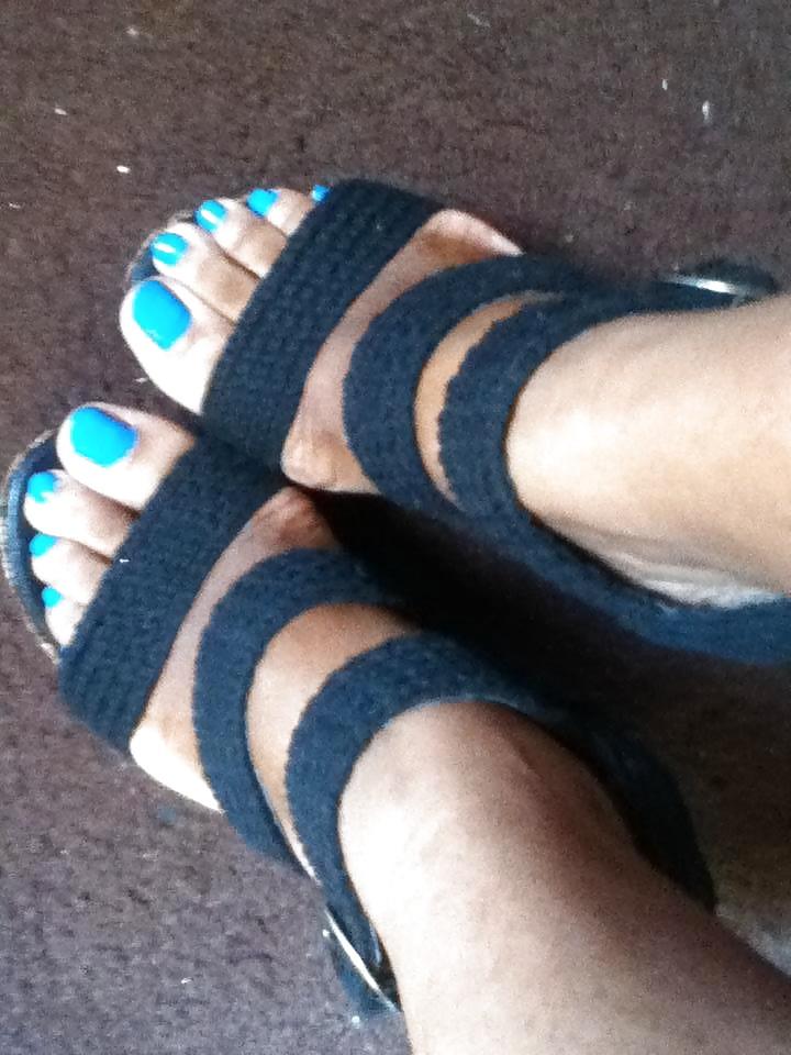 22P Shonda Wants YOU 2 CUM for her WEDGES