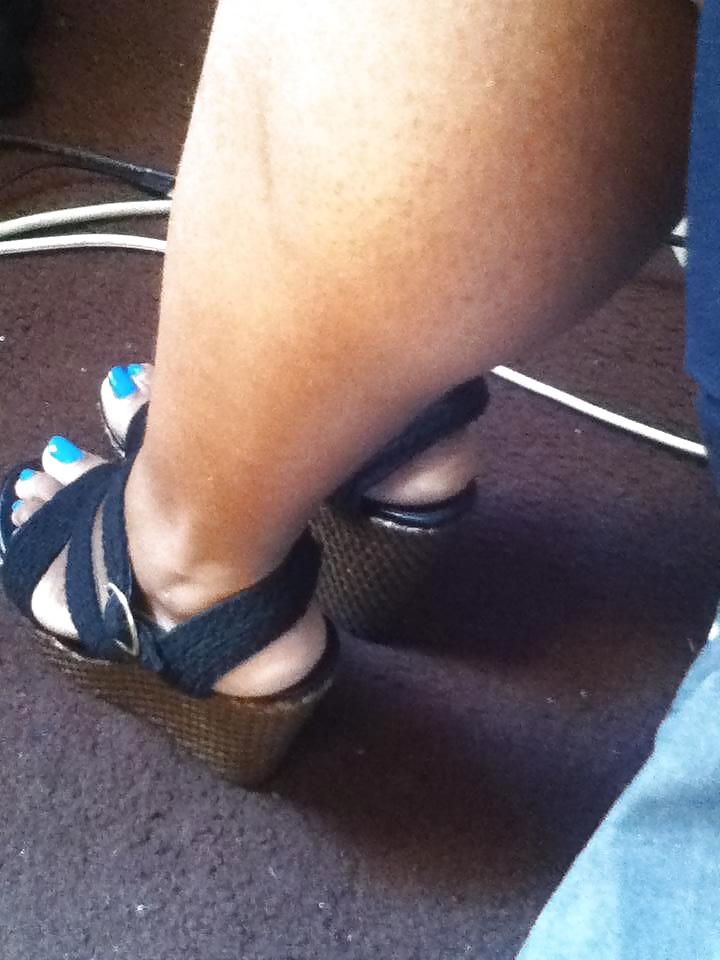 22P Shonda Wants YOU 2 CUM for her WEDGES